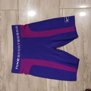 Nike Sportswear Biker Shorts Nwot